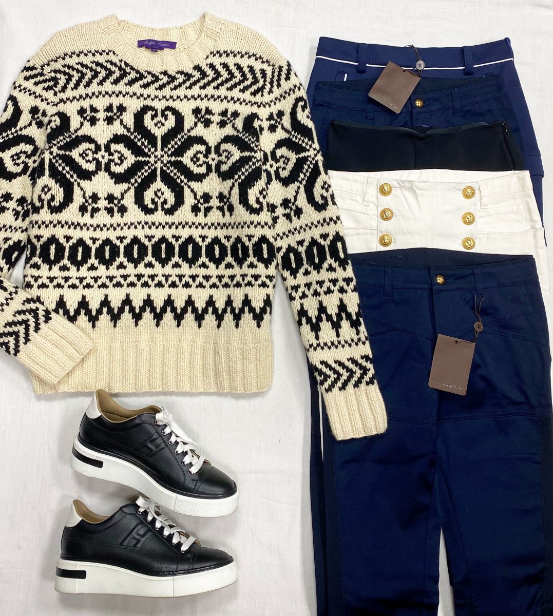 Свитер / кашемир /  Ralph Lauren размер M цена 23 483 руб 
Брюки Louis Vuitton / Balmain / Ralph Lauren размер 36-38 цена  от 4 697 руб до 15 697 руб 
Кроссовки Hermès размер 39 цена 78 275 руб