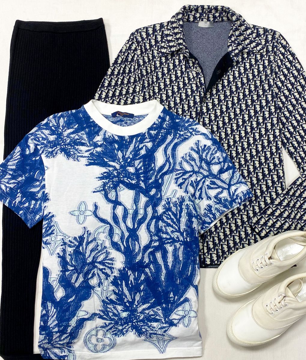 Рубашка Christian Dior размер XXS цена 23 483 руб Футболка Louis Vuitton размер S цена 15 655 руб Легинсы Totem размер S цена 9 393 руб Кеды Miu Miu размер 38 цена 23 483 руб