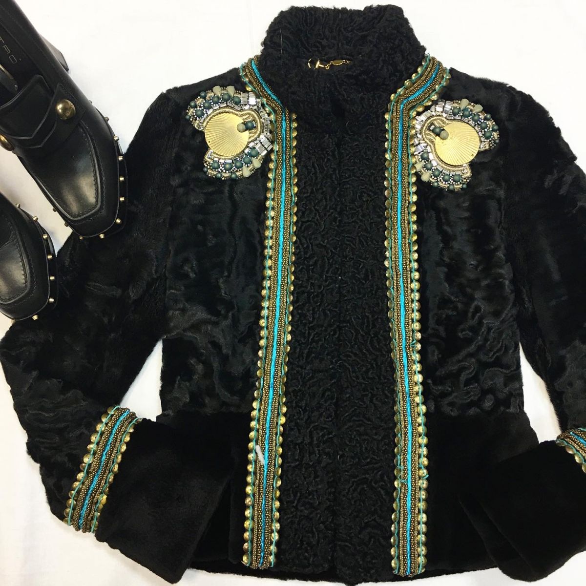 Куртка /каракуль/бисер/камни/ Gucci размер 40 цена 76 925 руб 