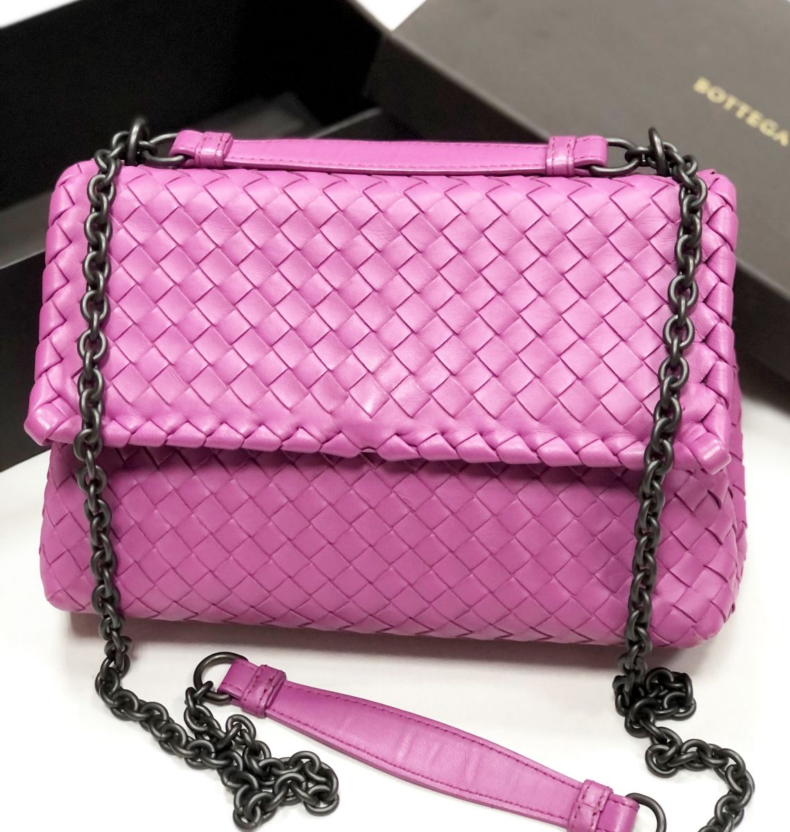 Сумка BOTTEGA VENETA размер 25/17 цена 54 793 руб