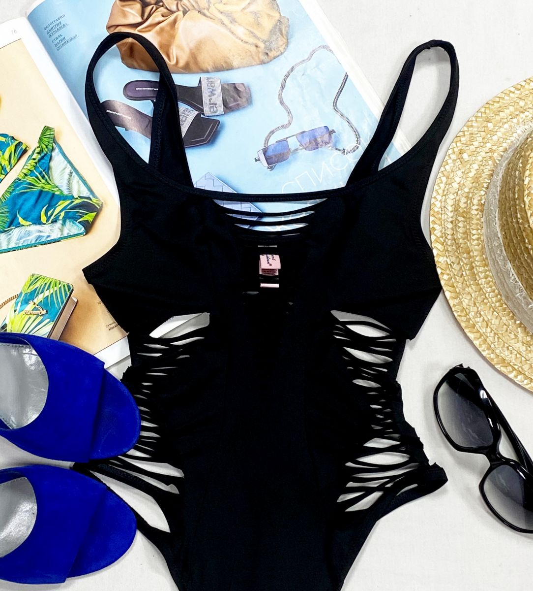 Купальник Agent Provocateur размер 2 цена 7 828 руб
Сабо Sergio Rossi размер 38.5 цена 9 393 руб