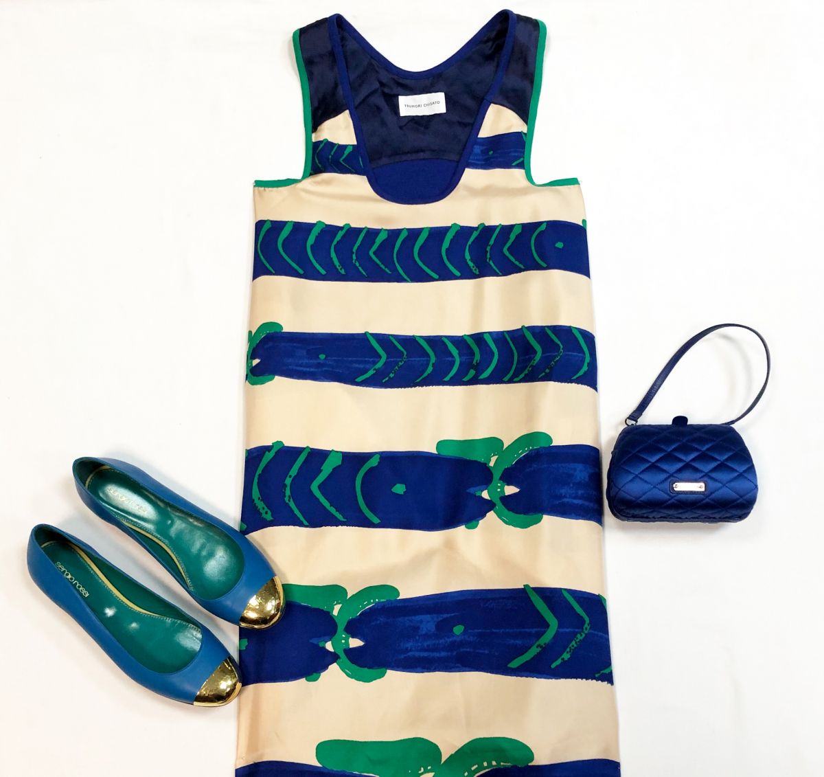 Сарафан размер 3 цена 2 308 рубБалетки Sergio Rossi размер 40 цена 9 231 рубСумка Moschino