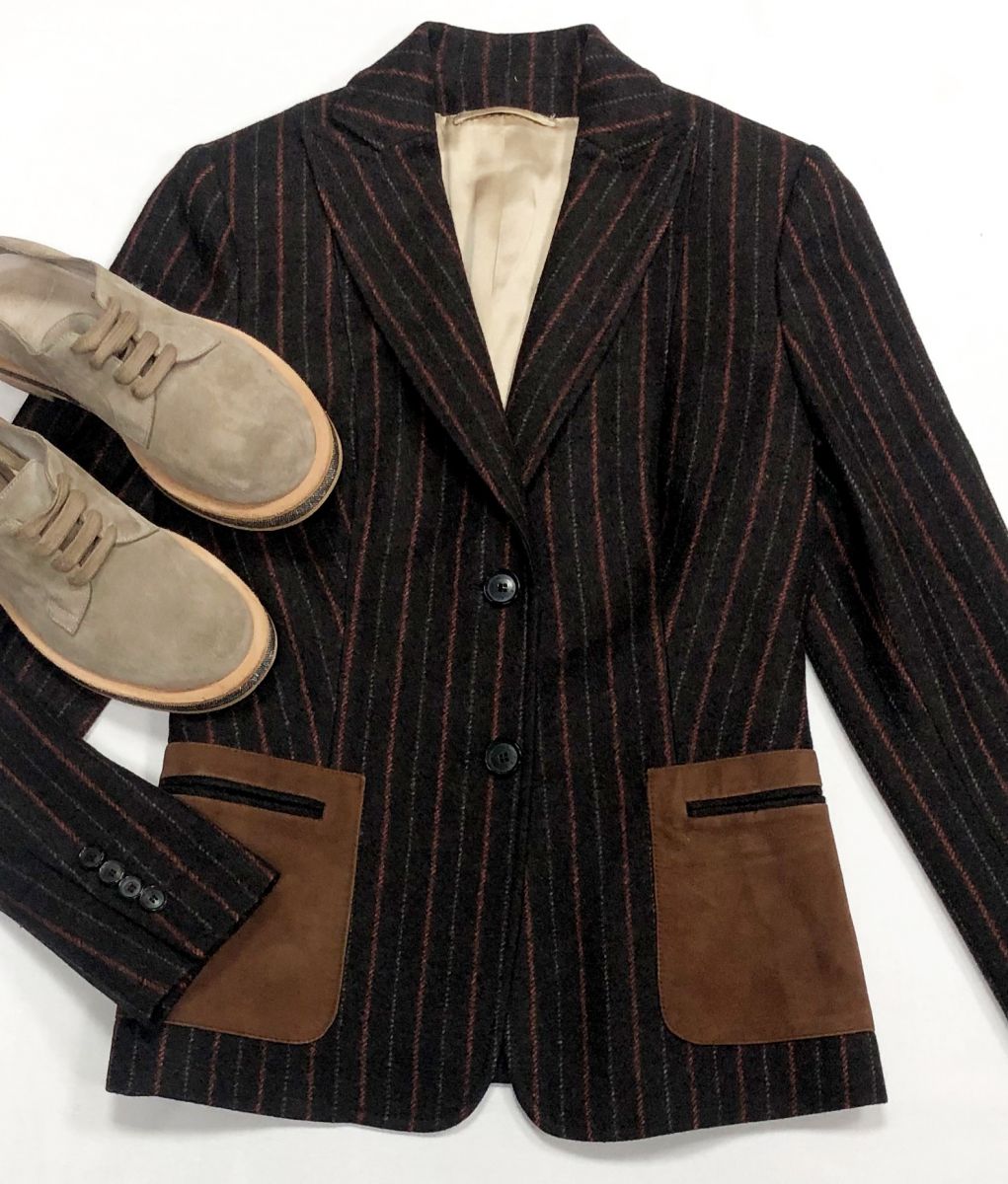 Жакет KITON размер 42 цена 23 483 руб
Ботинки Brunello Cucinelli размер 38 цена 31 310 руб