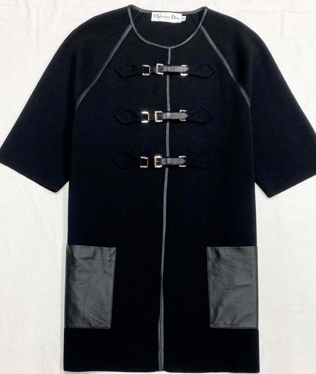 Пальто Christian Dior размер M цена 46 965 руб
Ботинки The Row размер 39.5 цена 31 310 руб
Сумка Prada 