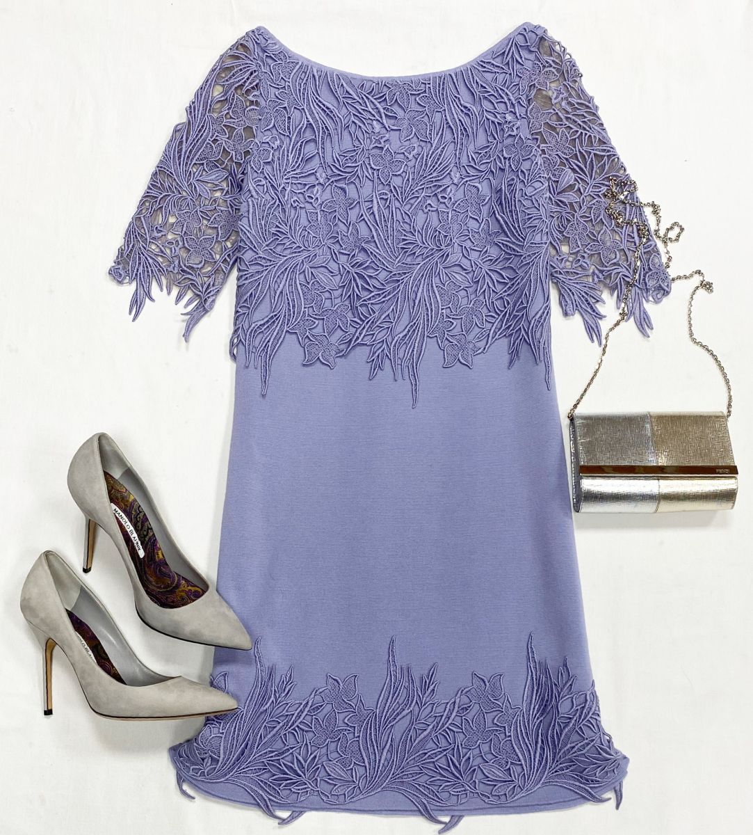 Платье/шитье/ Blumarine размер 40 цена 9 231 ру 
Туфли Manolo Blahnik размер 38 цена 23 078 руб
Сумка Fendi 