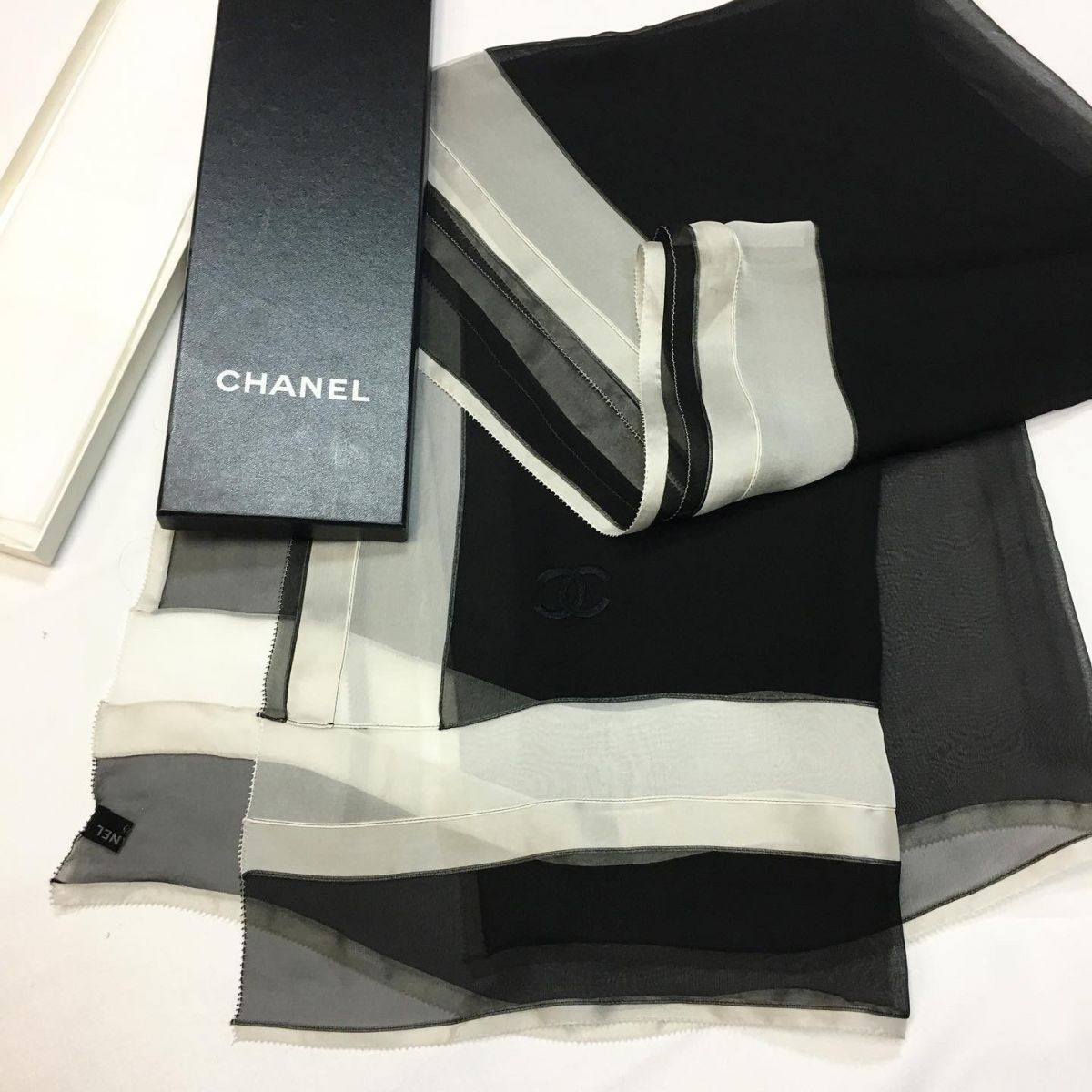 Шарф /шифон/ Chanel  размер 65/200 цена 15 385 руб 