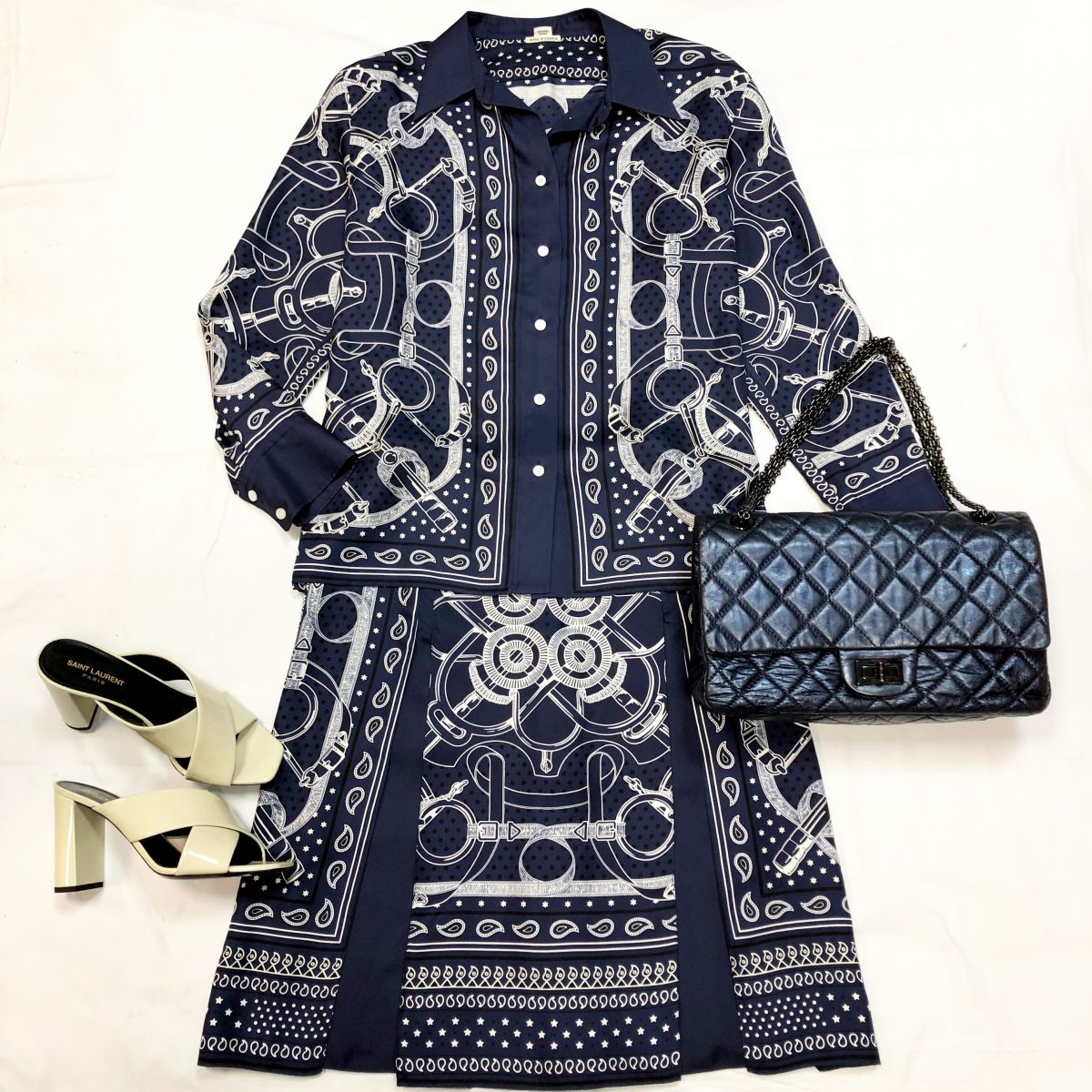 Костюм /шелк/ HERMES размер 38 цена 123 080 руб 
Сумка CHANEL