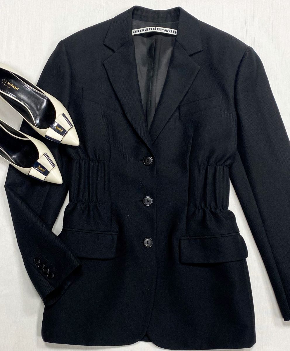 Жакет Alexander Wang размер 4 цена 26 614 руб
Туфли Saint Laurent размер 39.5 цена 31 310 руб