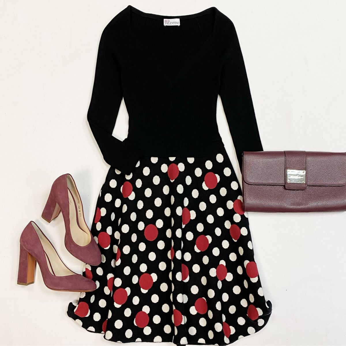 Платье Red Valentino размер 38 цена 9 231 рубТуфли Santoni размер 38.5 цена 12 308 рубКлатч Ferre
