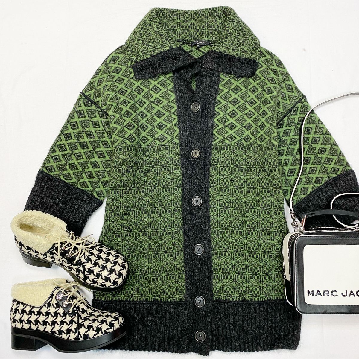 Кардиган Etro размер 38 цена 7 693 руб Ботинки Gucci размер 39.5 цена 30 770 руб Сумка Marc Jacobs