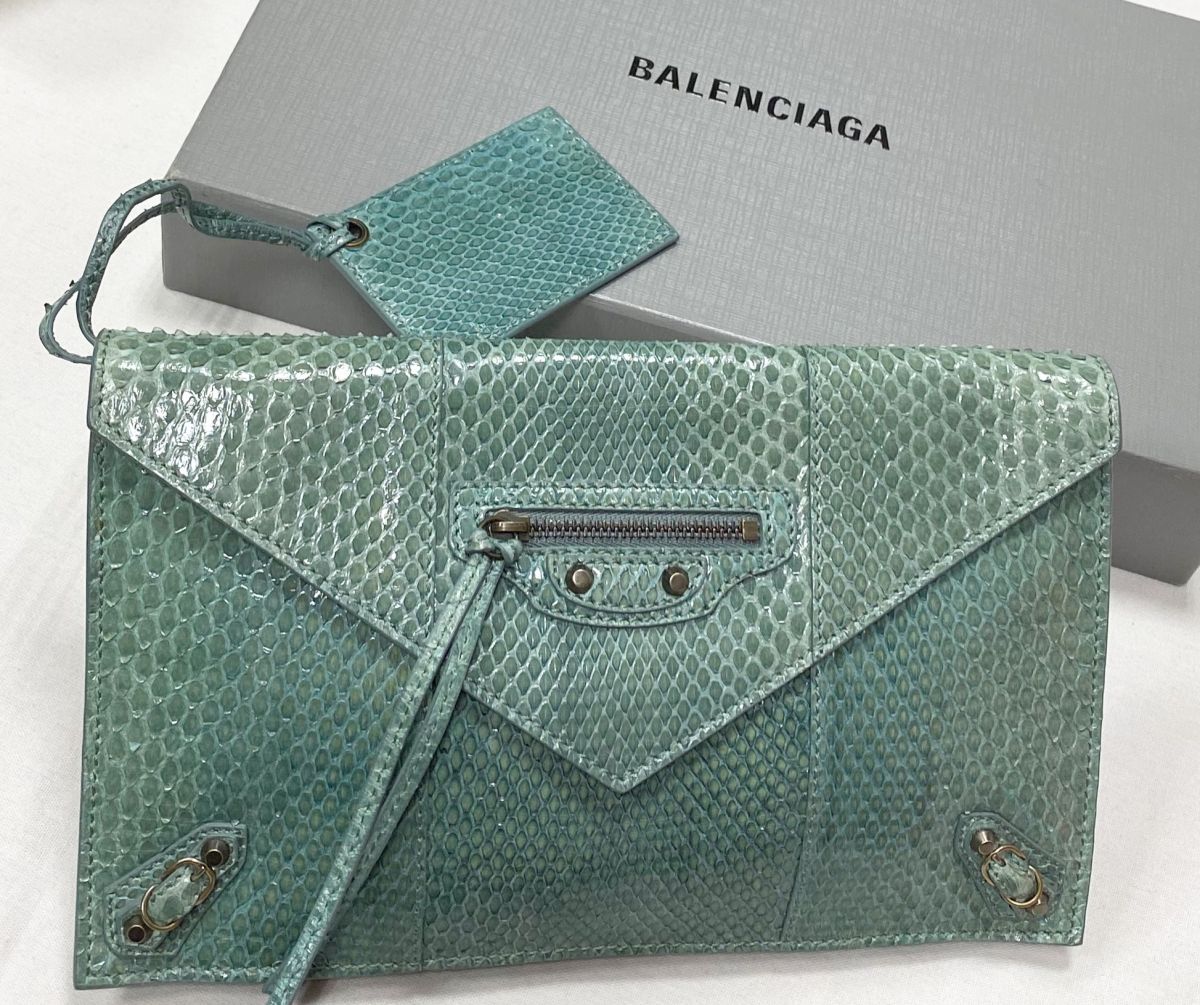 Клатч / питон / Balenciaga размер 25/15 цена 31 310 руб