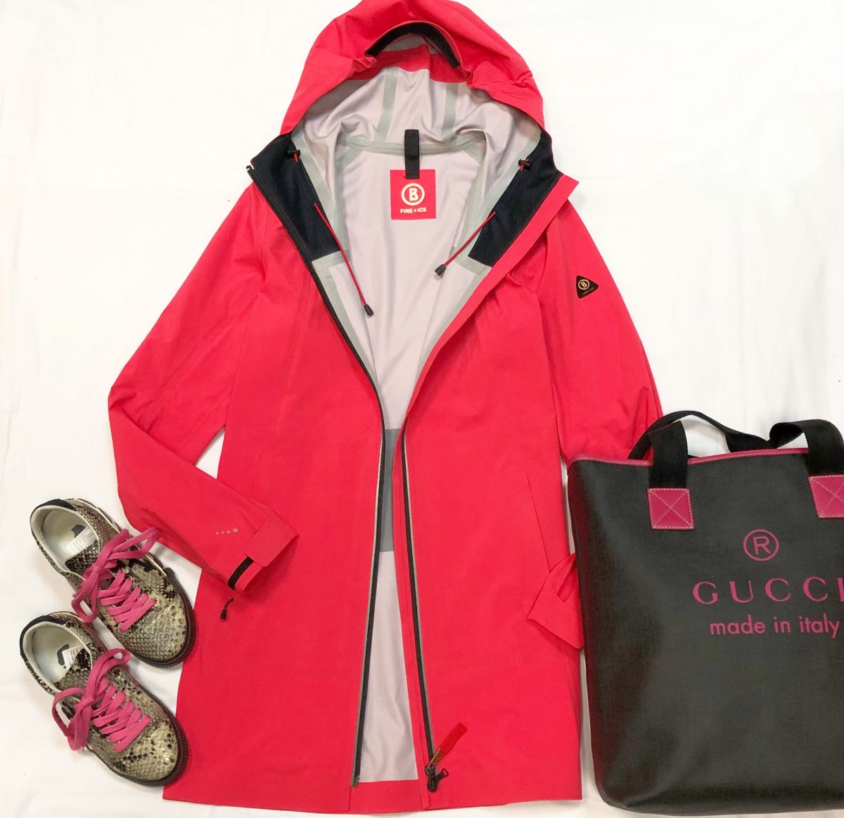 Парка BOGNER размер 36 цена 15 385 руб 
Сумка GUCCI