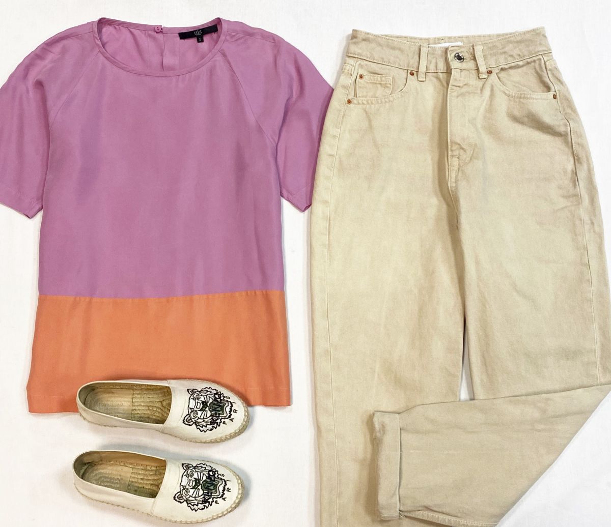 Кофта Tibi размер 2 цена 4 616 руб
Джинсы размер 34 цена 3 077 руб
Эспадрильи Kenzo размер 36 цена 6 154 руб 