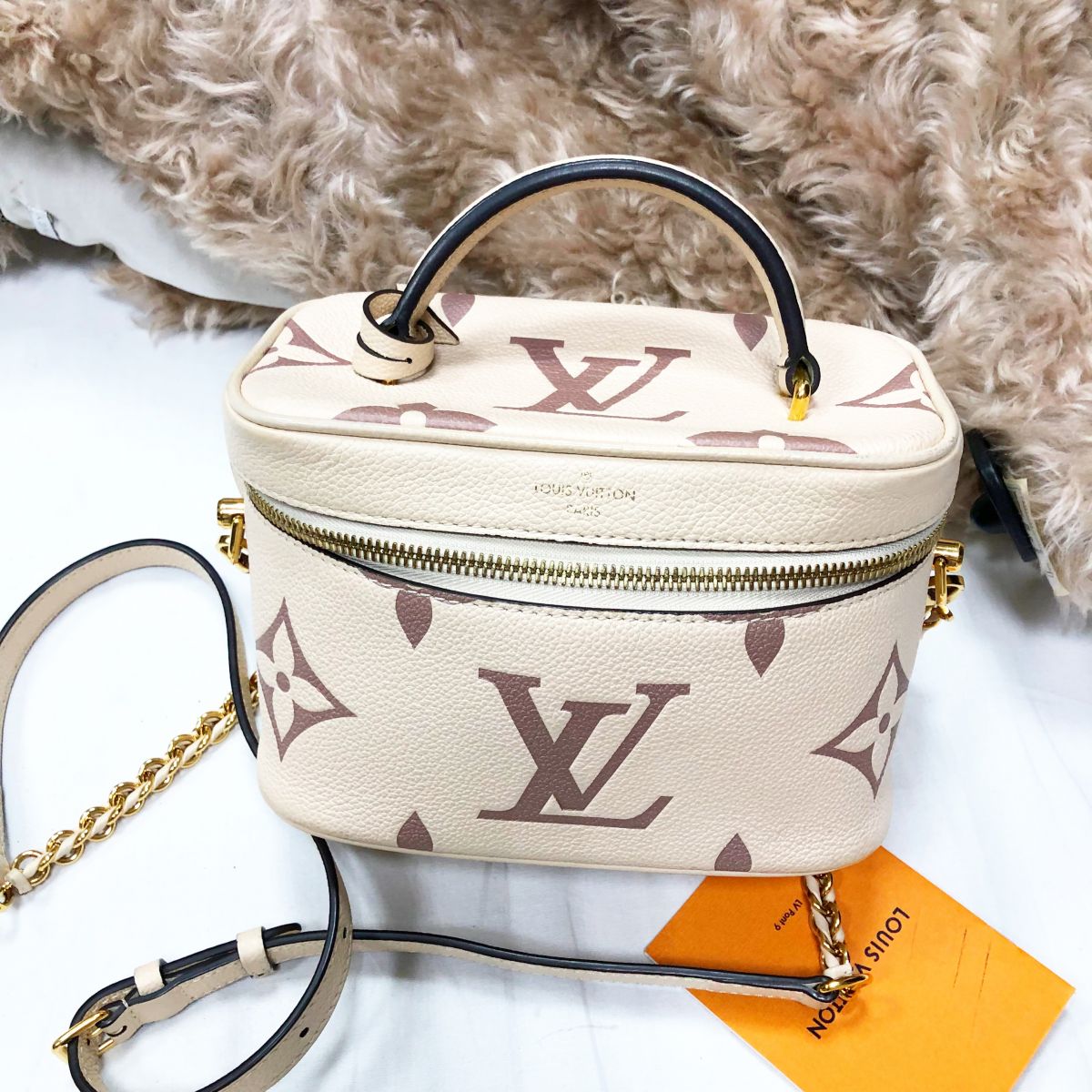 Сумочка LOUIS VUITTON цена 125 245 руб /карточка /