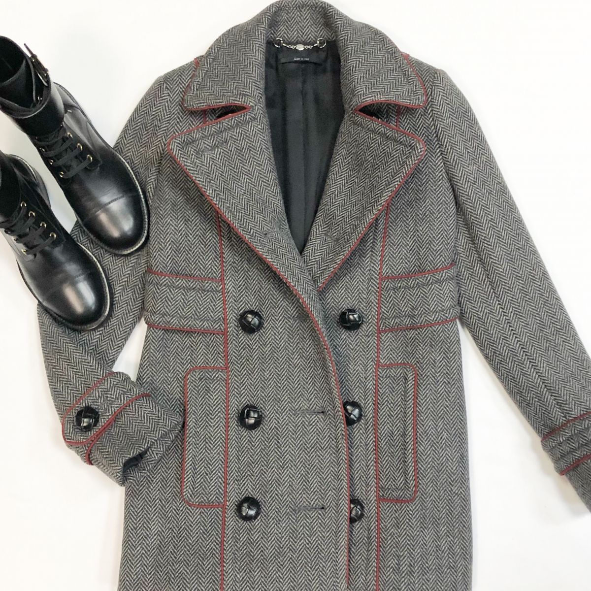 Пальто Gucci размер 38 цена 15 385 рубБотинки Louis Vuitton размер 37.5 цена 46 155 руб