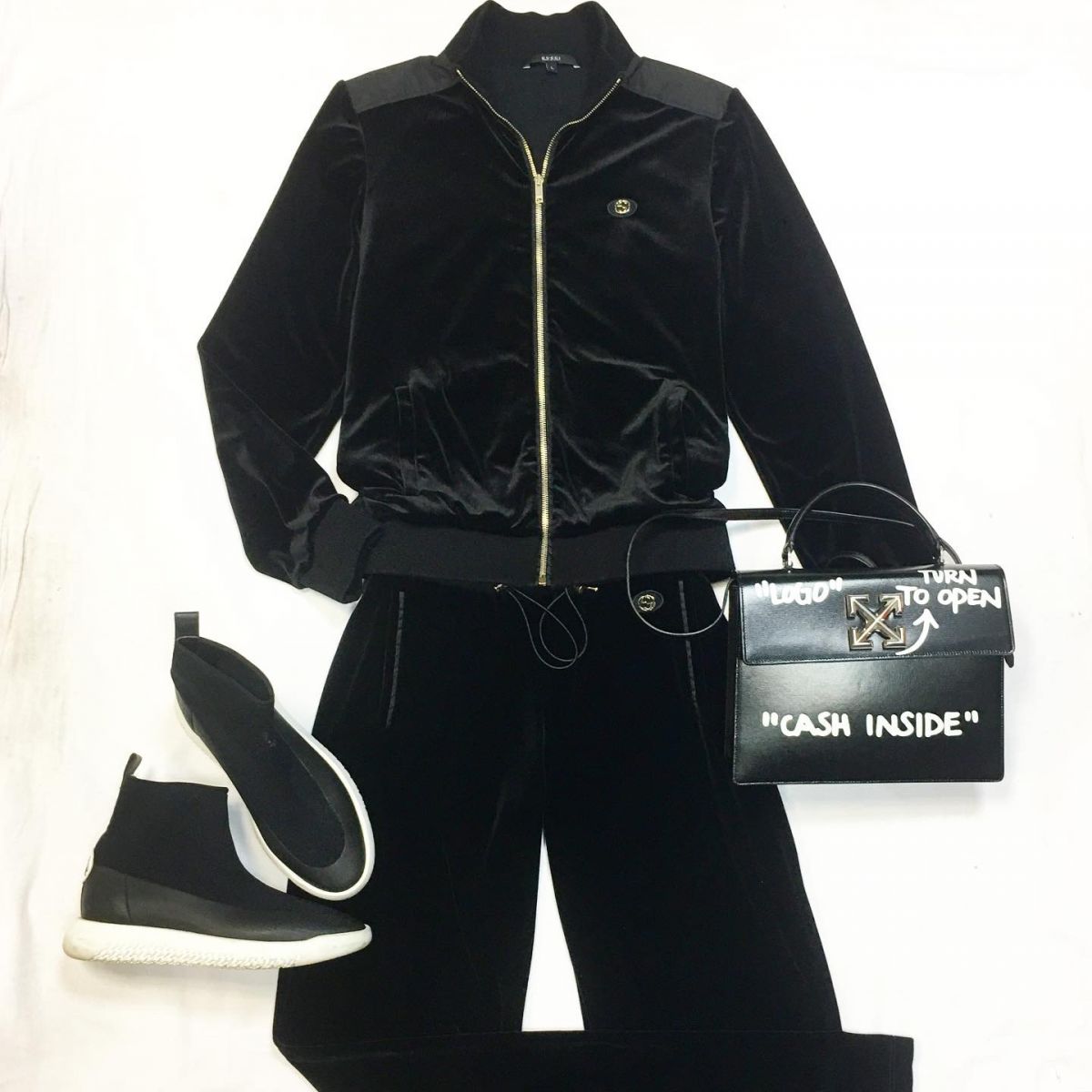 Костюма /бархат/ Gucci размер L цена 23 078 руб Кроссовки Hermes  размер 39 цена 38 463 руб Сумка Off White 