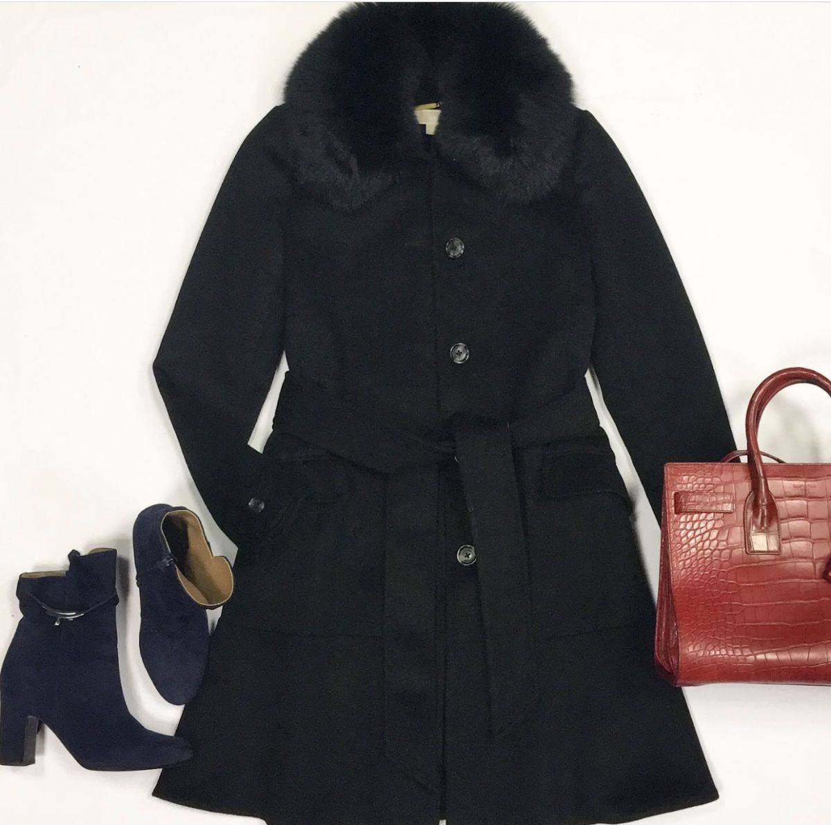 Пальто Michael Kors размер XS цена 15 385 руб Ботинки Hermes размер 37.5 цена 23 077 руб Сумка Saint Laurent