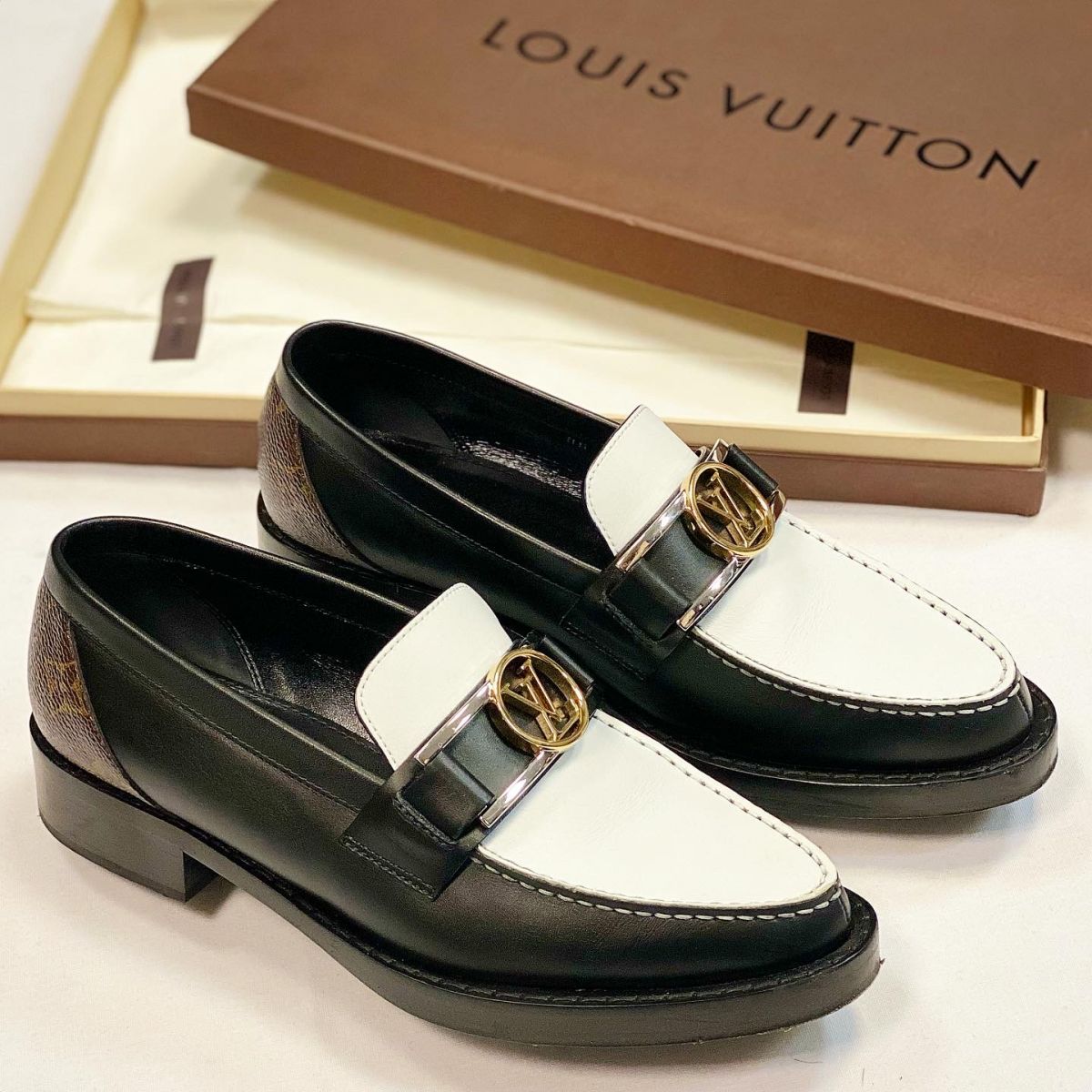 Лоферы Louis Vuitton размер 38 цена 30 770 руб 