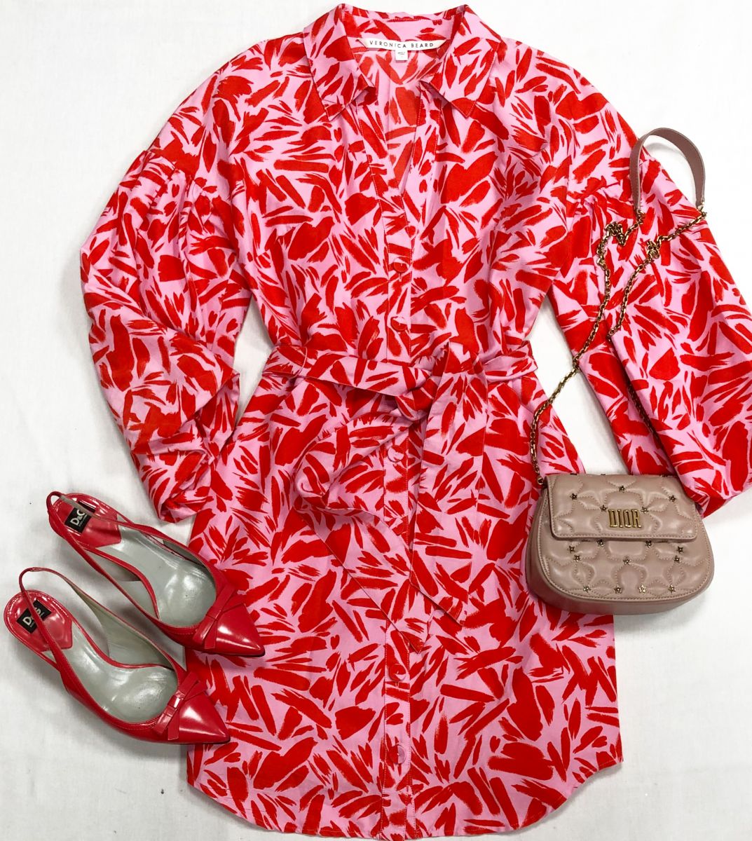 Платье Veronika Beard размер 2 цена 12 524 руб
Босоножки Dolce Gabbana размер 37 цена 7 828 руб
Сумка Christian Dior