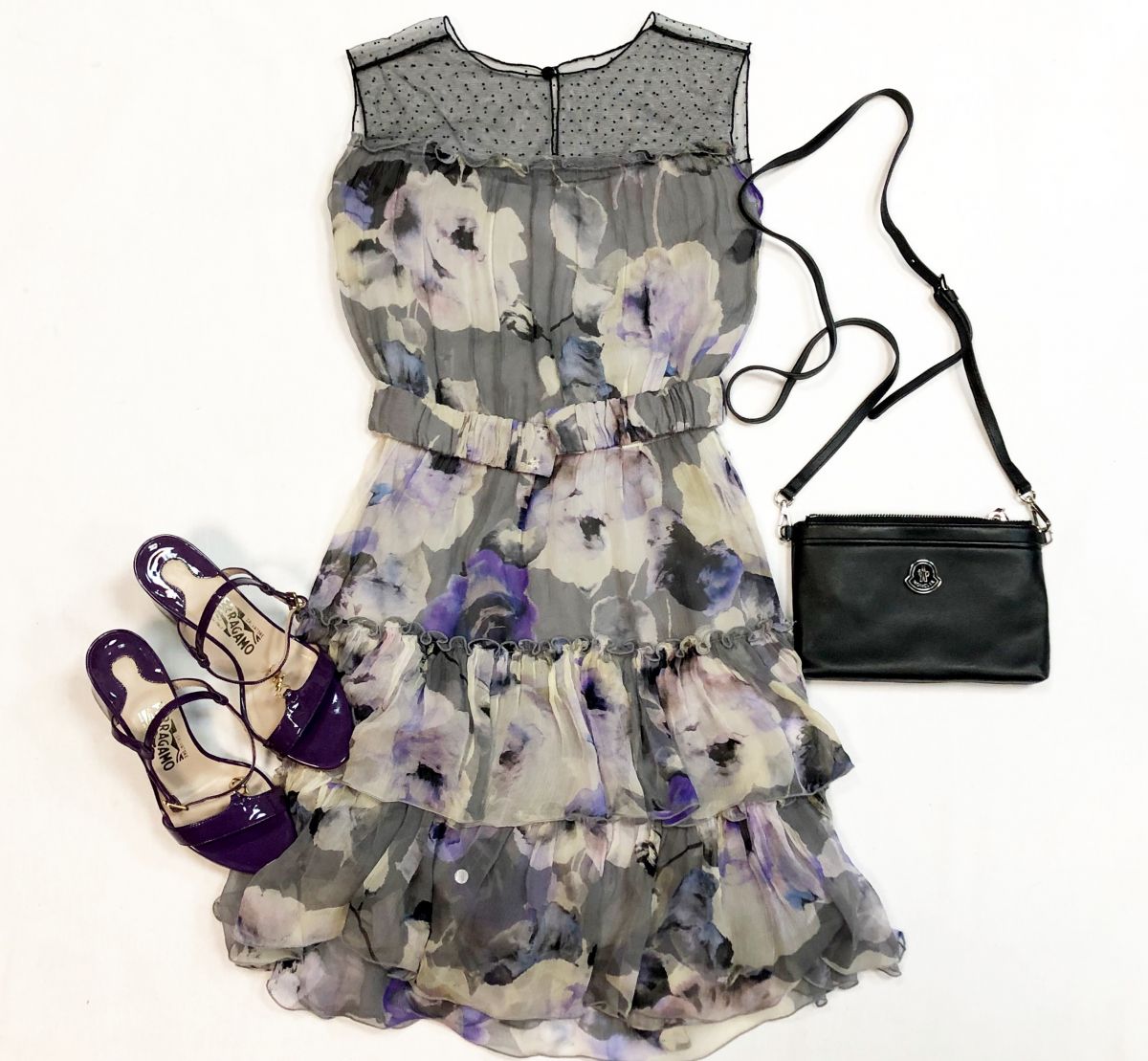 Платье Blumarine размер 40 цена 7 693 рубБосоножки Salvatore Ferragamo размер 35.5 цена 7 693 рубСумка MONCLER