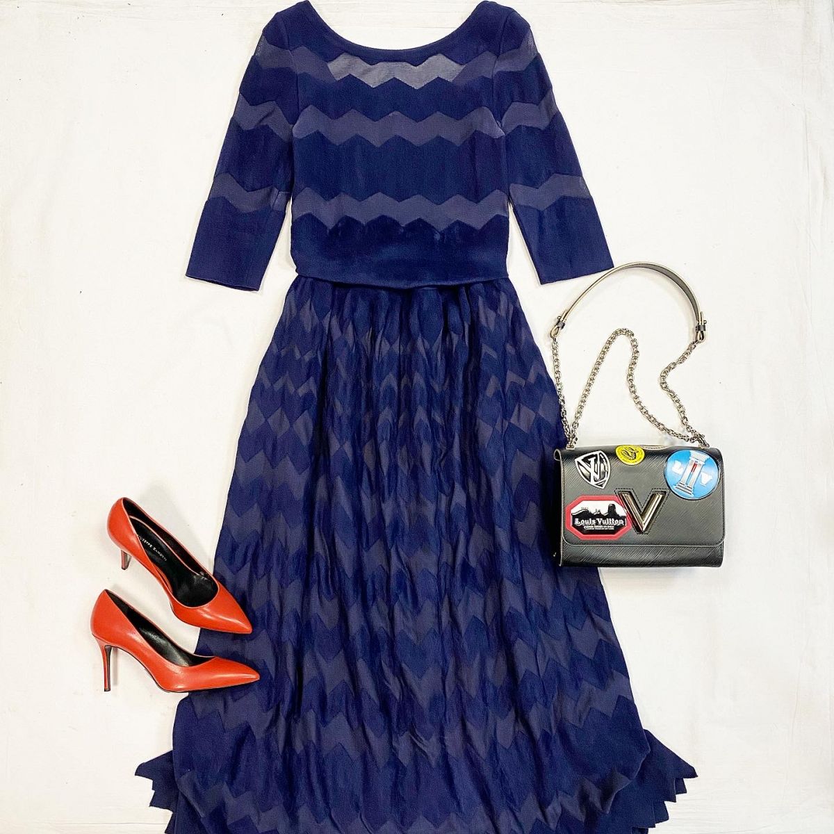 Платье Alaïa  размер 42 цена 38 463 руб Туфли Giuseppe Zanotti размер 39 цена 13 847 руб Сумка Louis Vuitton 