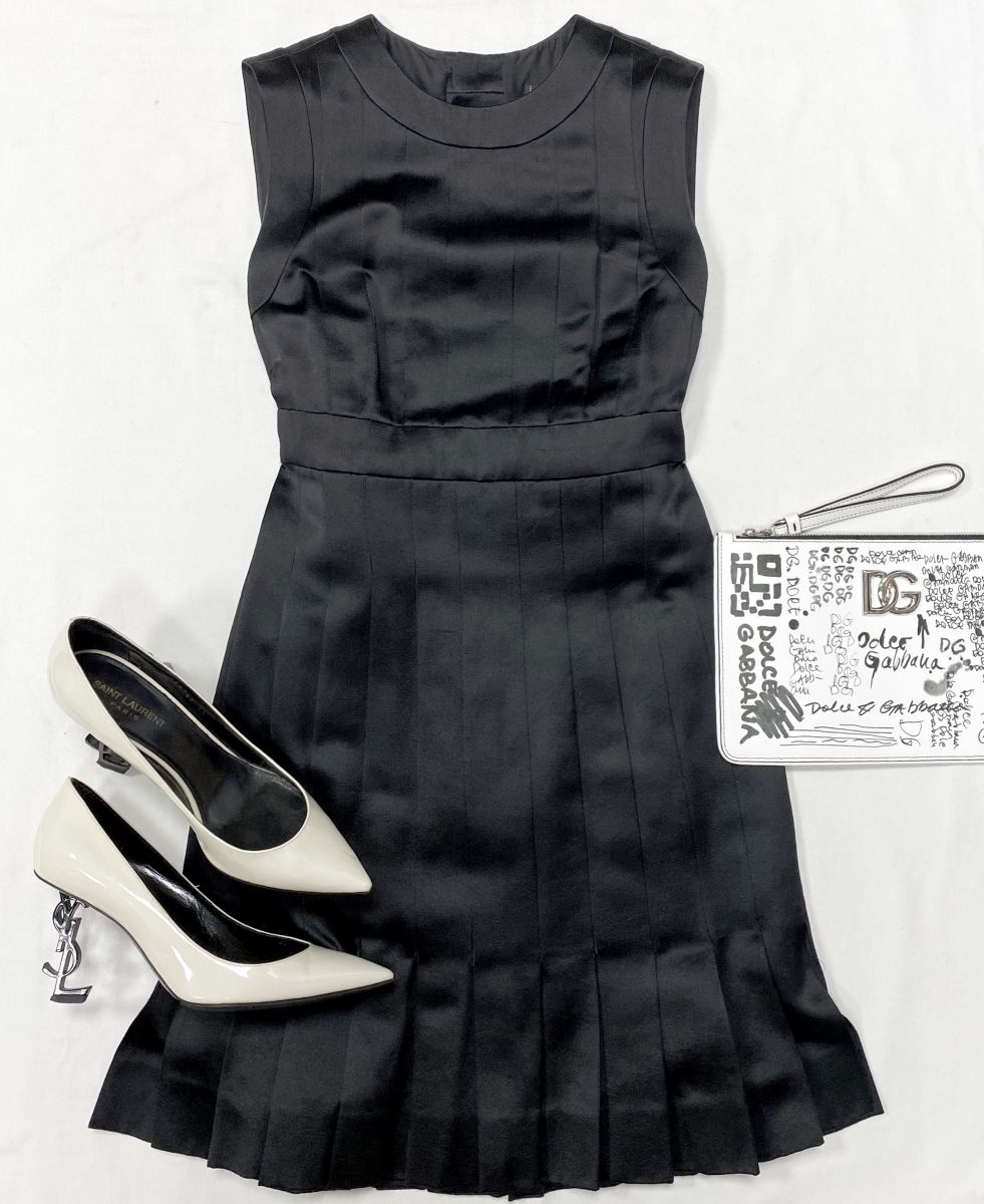 Платье Chanel размер 36 цена 23 483 руб 
Туфли Saint Laurent размер 39 цена 26 614 руб 
Клатч Dolce Gabbana