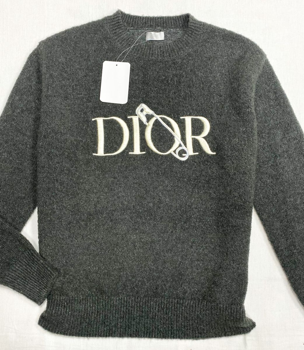 Кофта Christian Dior размер M цена 31 310 рубЛоферы Celine размер 41 цена 46 965 руб