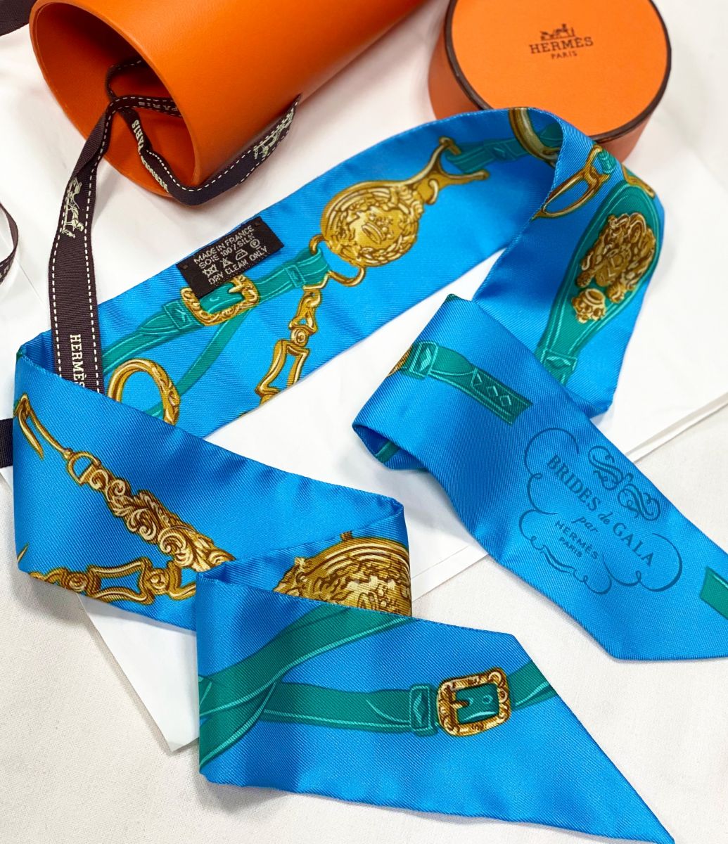 Твилли / шелк / Hermès цена 27 693 руб / упаковка / 