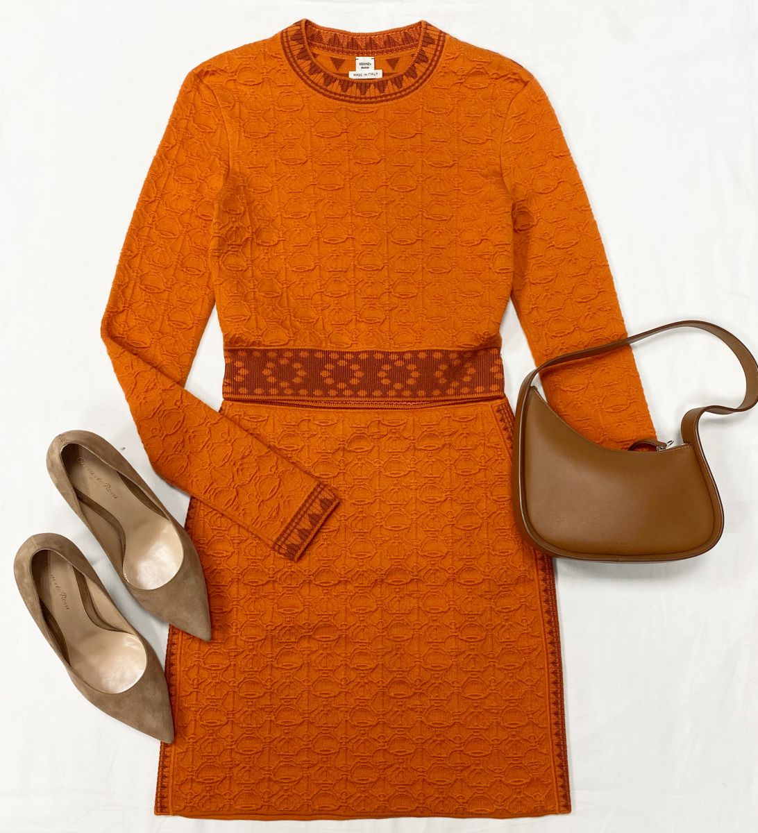 Костюм / кофта + юбка / кашемир / шелк / Hermès размер 36 цена 78 275 руб 
Туфли Gianvito Rossi размер 38.5 цена 39 138 руб
Сумка The Row 