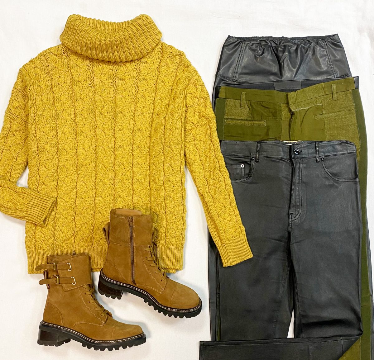 Брюки /кожа/ эко кожа/ Allsainnts / Haider Ackermann/ Saint Laurent размер 40/42 цена от 4 616 рубдо 23 078 рубСвитер Mrz размер S цена 12 308 рубБотинки Seeby Chloe размер 41 цена 18 462 руб