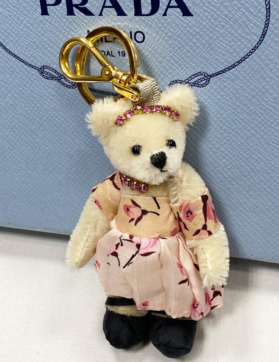 Брелок Prada цена 12 524 руб