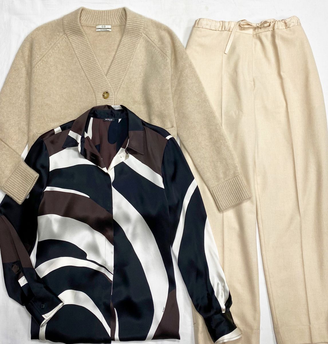 Блузка / шелк / Kiton размер 44 цена 39 138 руб 
Кардиган / кашемир / размер S цена 23 483 руб 
Брюки Jil Sander размер 40 цена 18 786 руб