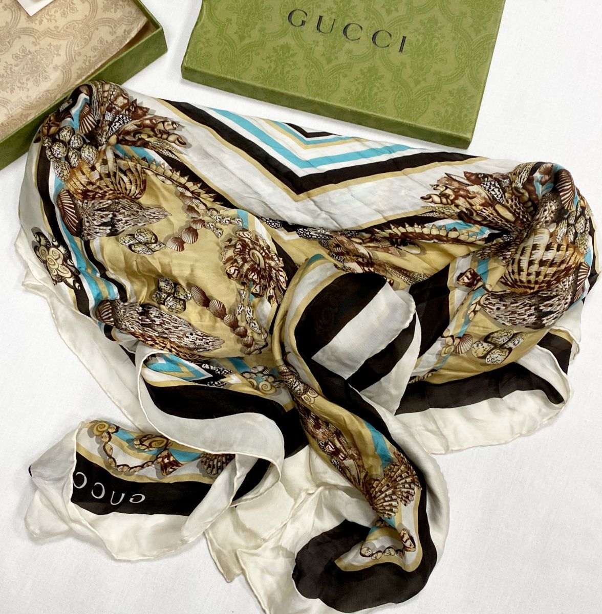 Платок Gucci цена 7 828 руб