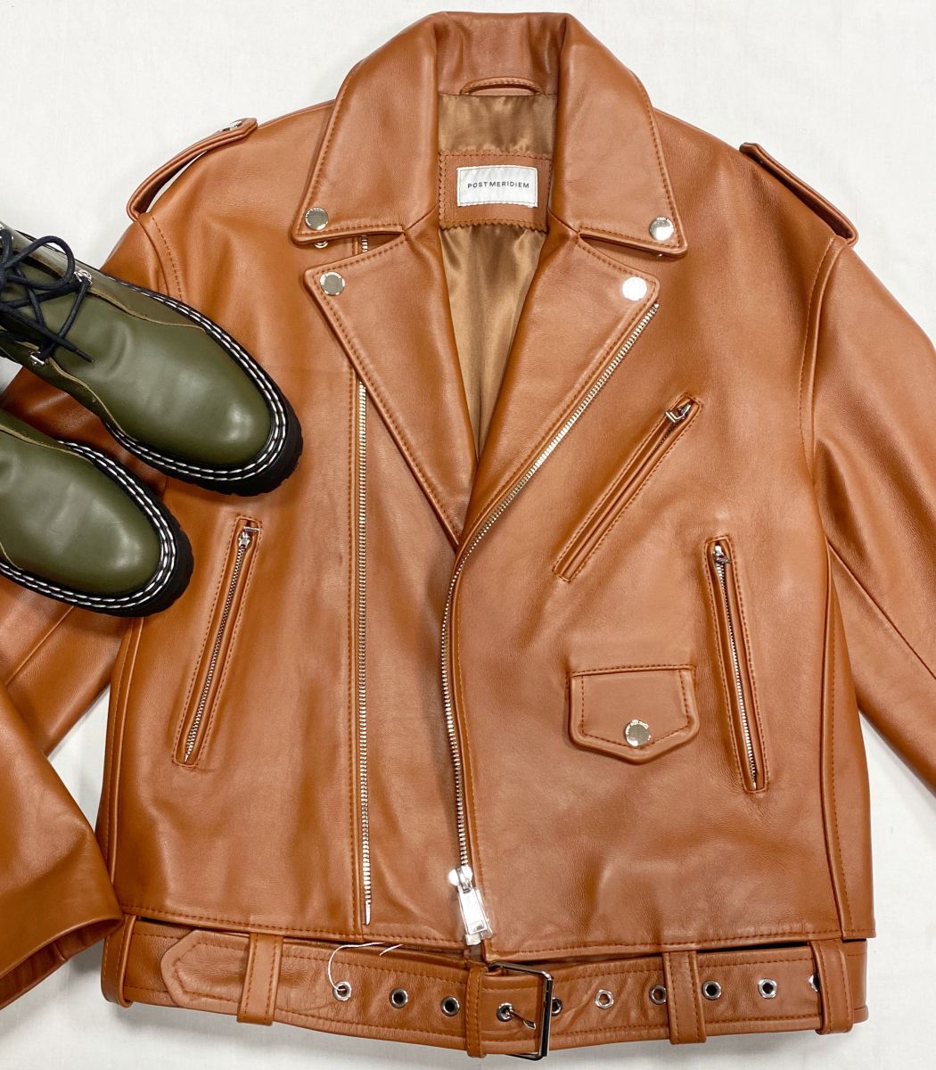 Куртка / кожа/ Post Meridiem размер M цена 23 483 руб
Ботинки размер 40 цена 23 483 руб