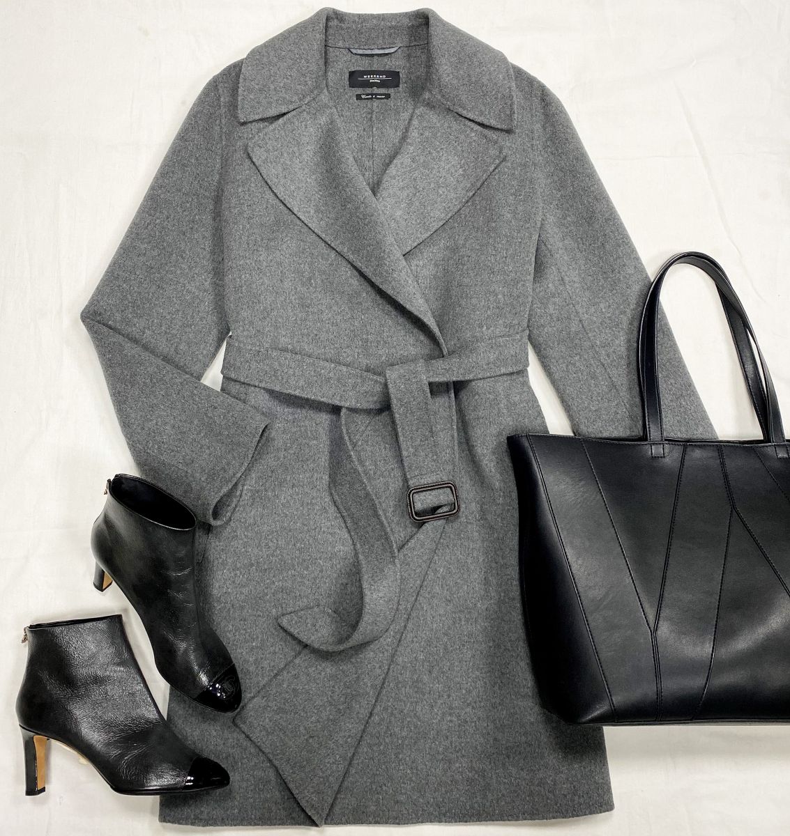 Пальто Weekend Max Mara размер 46 цена 46 923 руб 
Ботильоны Chanel размер 39.5 цена 125 128 руб 
Сумка Weekend Max Mara