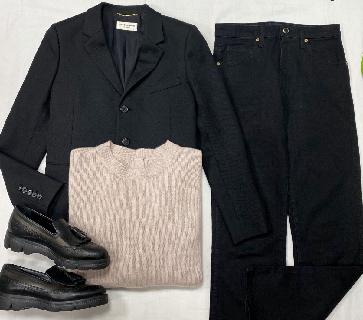 Жакет Saint Laurent размер 38 цена 31 310 руб 
Джинсы Khaite размер 27 цена 10 959 руб 
Кофта / кашемир / размер M цена 15 655 руб 
Лоферы Santoni размер 38.5 цена 15 655 руб