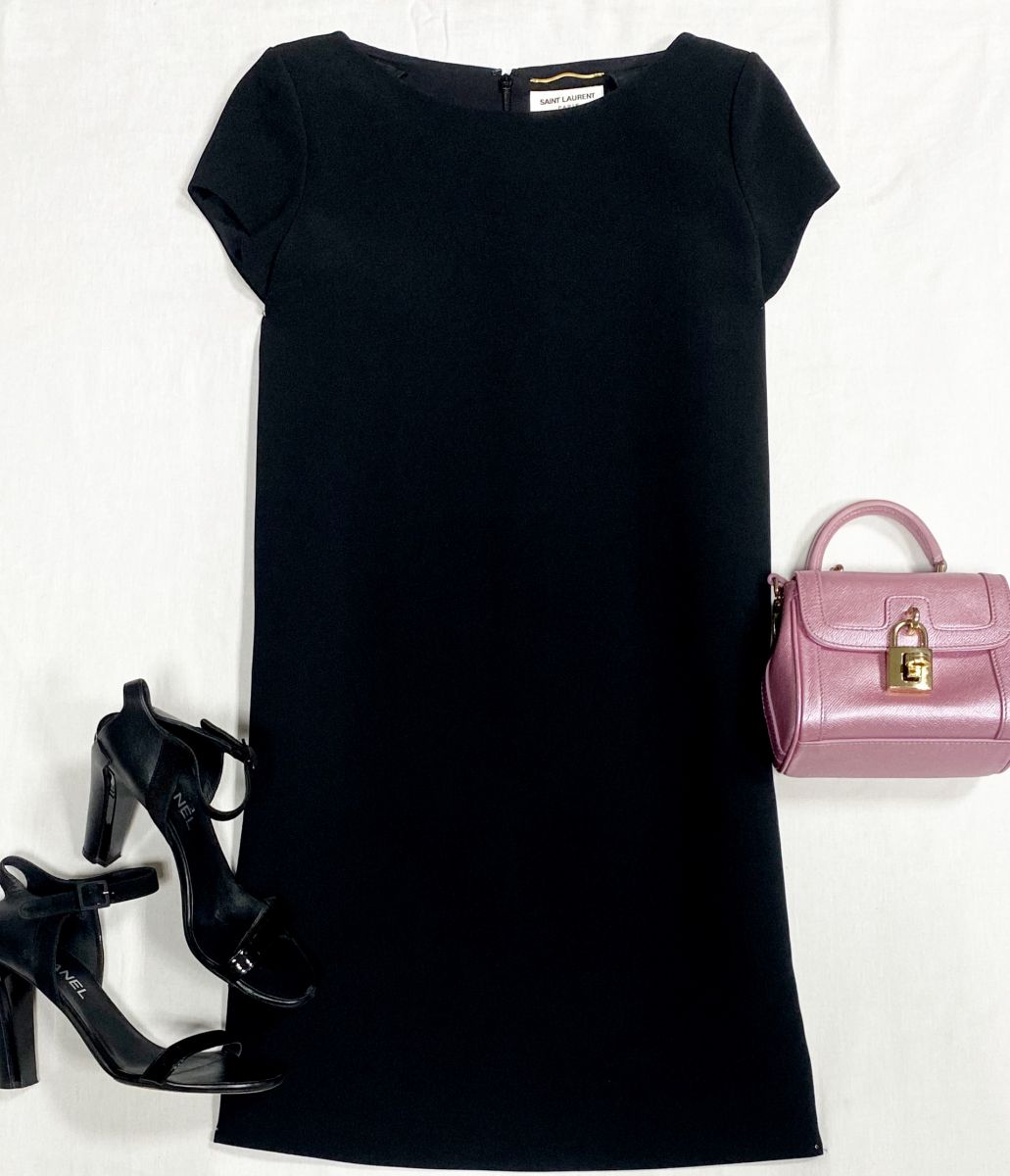 Платье Saint Laurent размер 34 цена 18 786 рубБосоножки Chanel размер 39 цена 23 483 рубСумка Dolce Gabbana
