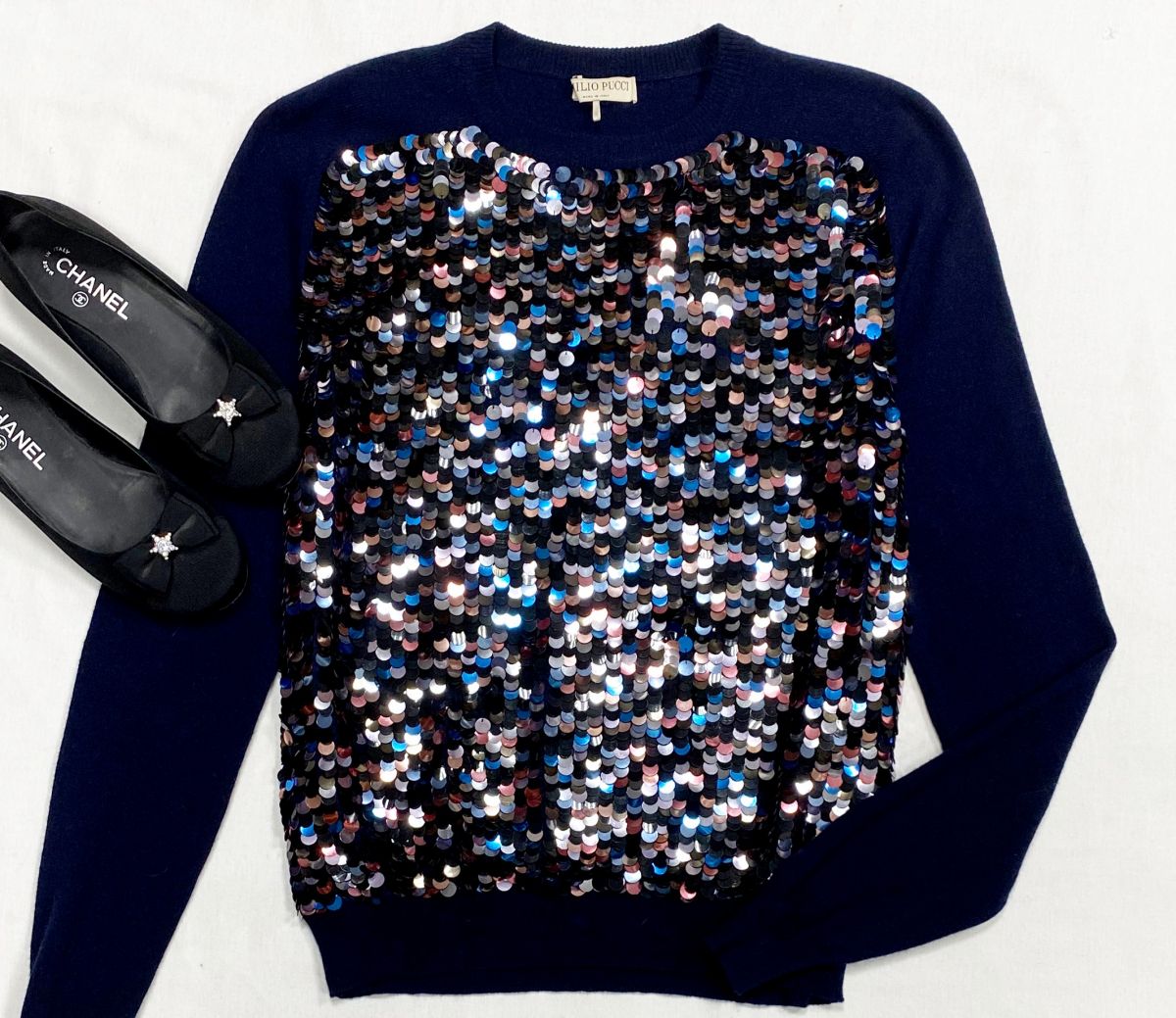Кофта /пайетки/ Emilio Pucci размер S цена 9 231 руб
Балетки Chanel размер 37 цена 23 078 руб