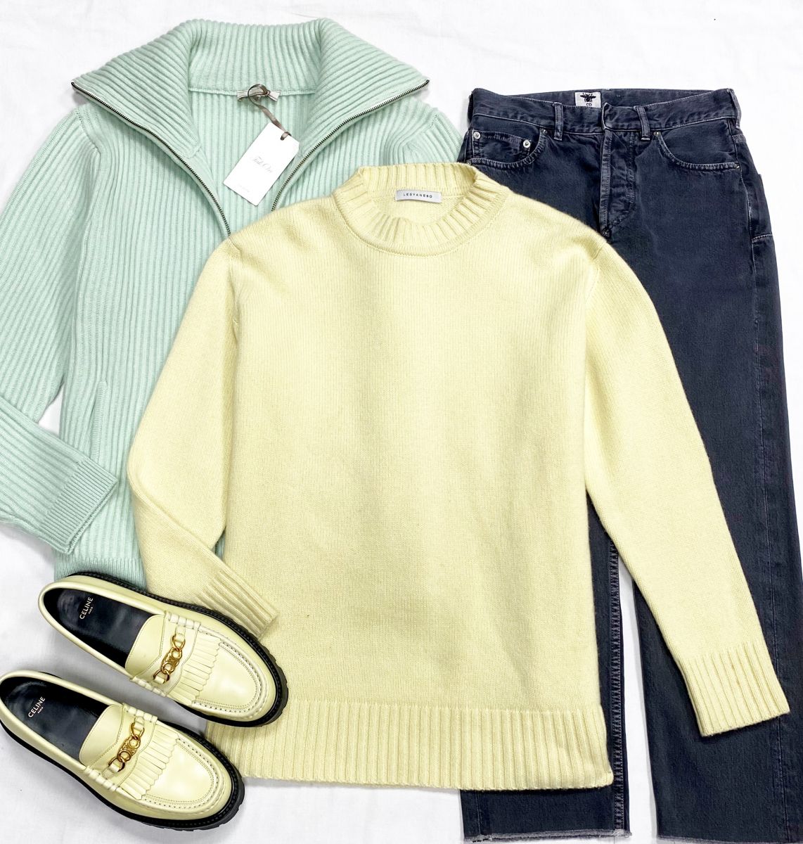 Джинсы Christian Dior размер 36 цена 15 655 руб
Кардиган /кашемир/ Tak Ori размер M цена 15 655 руб/ с биркой/
Свитер Lesyanebo размер M цена 9 393 руб
Лоферы Celine размер 41 цена 39 138 руб