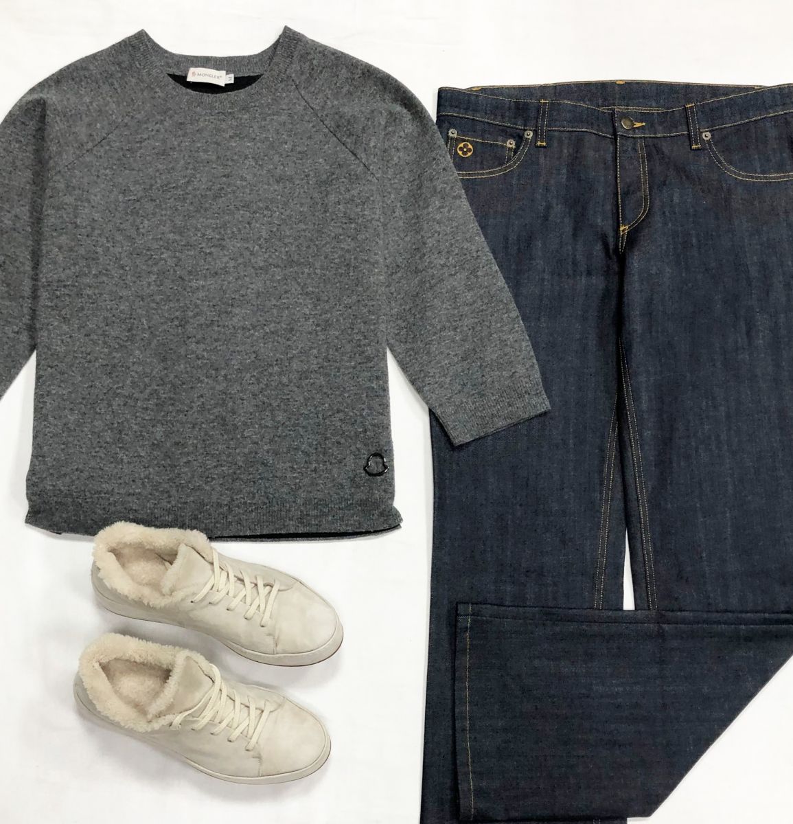 Джинсы Louis Vuitton размер 42 цена 7 828 руб
Кофта Moncler размер M цена 3 131 руб
Кеды LORO PIANA размер 39.5 цена 46 965 руб