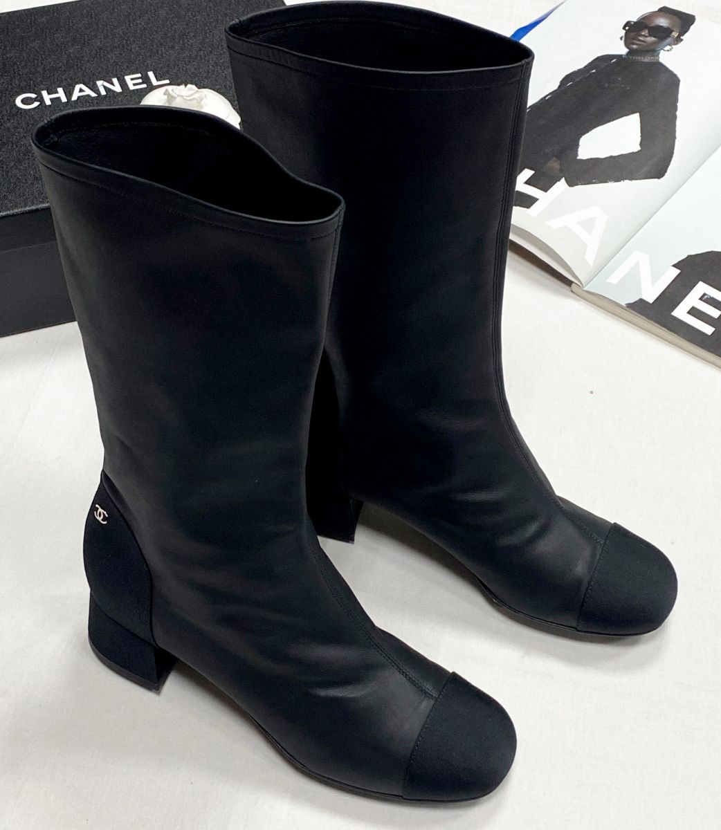 Сапоги Chanel размер 37 цена 46 965 руб
