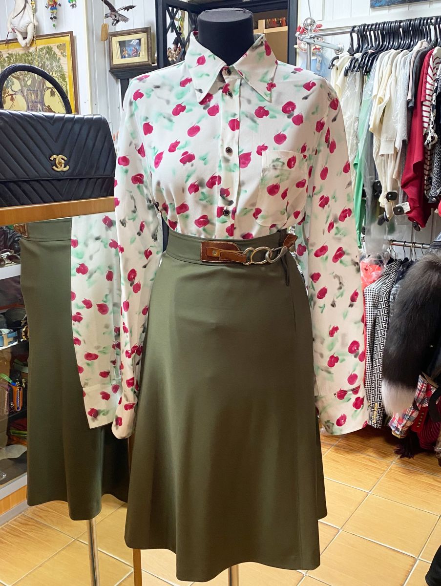 Блузка Marni размер 44 цена 10
959 руб
Юбка Ralph Lauren размер 6 цена 10 959 руб