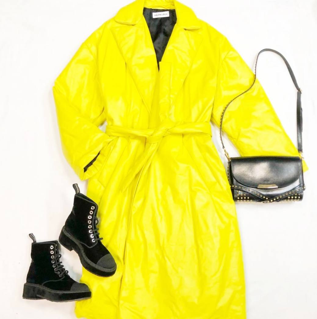 Пальто/кожа/ Balenciaga размер 40 цена 46 155 руб
Ботинки Chanel размер 39 цена 46 155 руб
Сумка Burberry