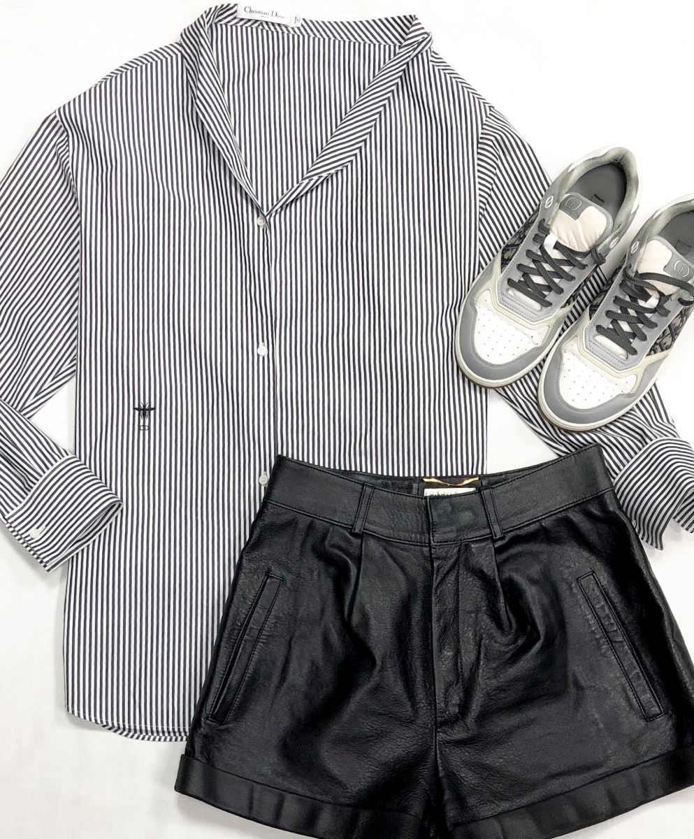 Блузка Christian Dior размер 38 цена 31 310 руб
Шорты / кожа/ Saint Laurent размер 36 цена 31 310 руб
Кроссовки Christian Dior размер 40.5 цена 31 310 руб