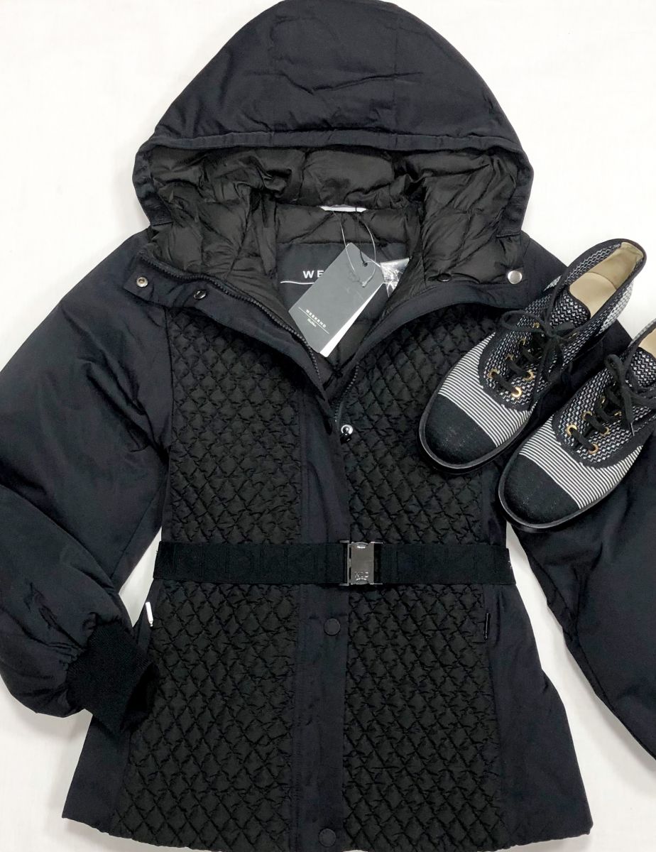 Куртка Weekend/ Max Mara/ размер 44 цена 28 179 руб
Ботинки Chanel размер 41 цена 39 138 руб