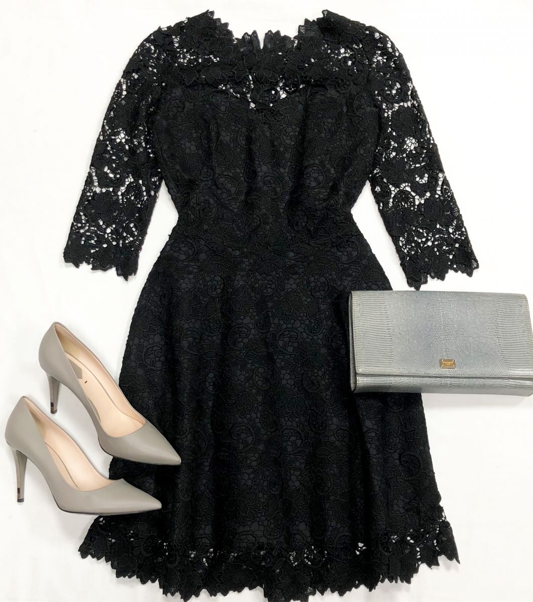 Платье ERMANNO SCERVINO размер 40 цена 23 483 руб
Туфли Fendi размер 40 цена 23 483 руб
Клатч Dolce Gabbana 
