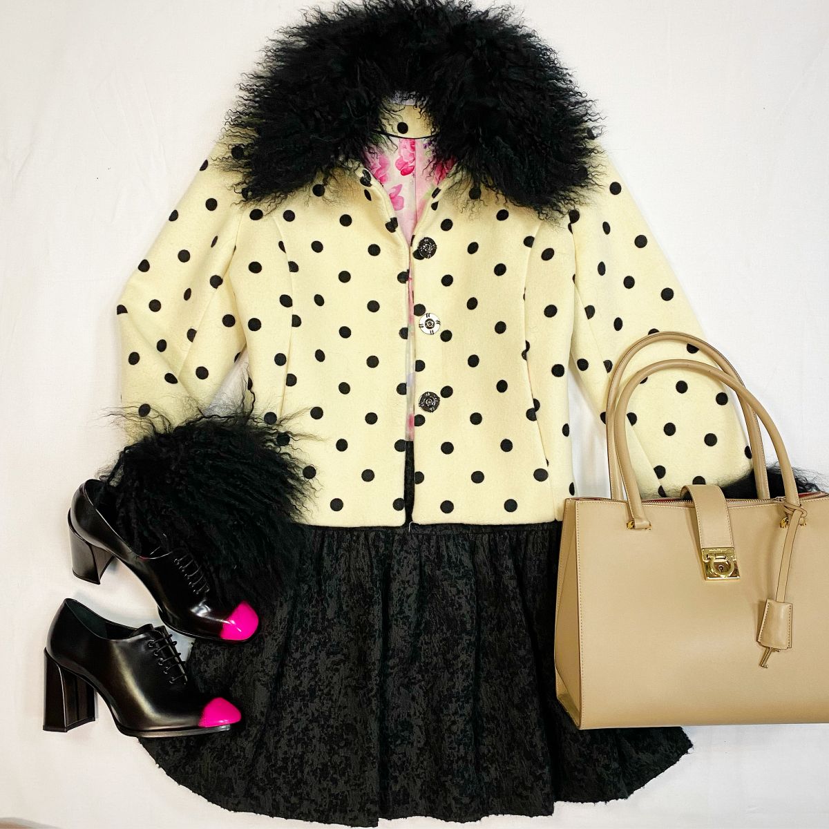Жакет / отделка мех / Saks Potts размер 1 цена 15 385 руб Юбка Red Valentino размер 44 цена 4 616 руб Ботильоны Christian Dior размер 38 цена 30 770 руб / новые / Сумка Salvatore Ferragamo