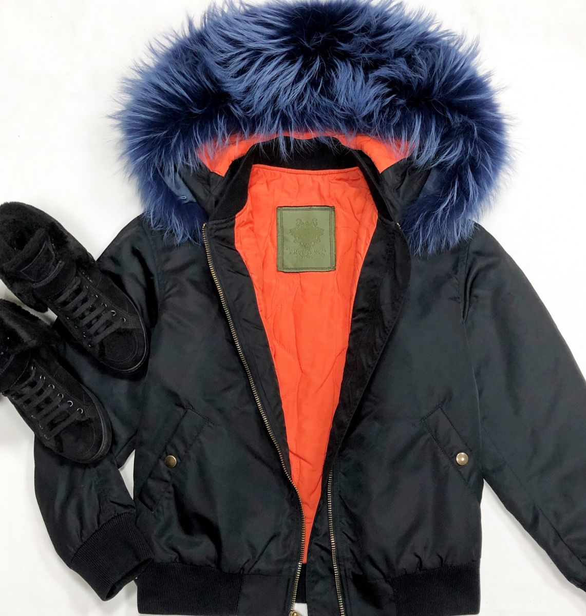 Куртка MR&amp;Mrs Furs размер S цена 30 770 рубКеды Prada размер 35 цена 15 385 руб
