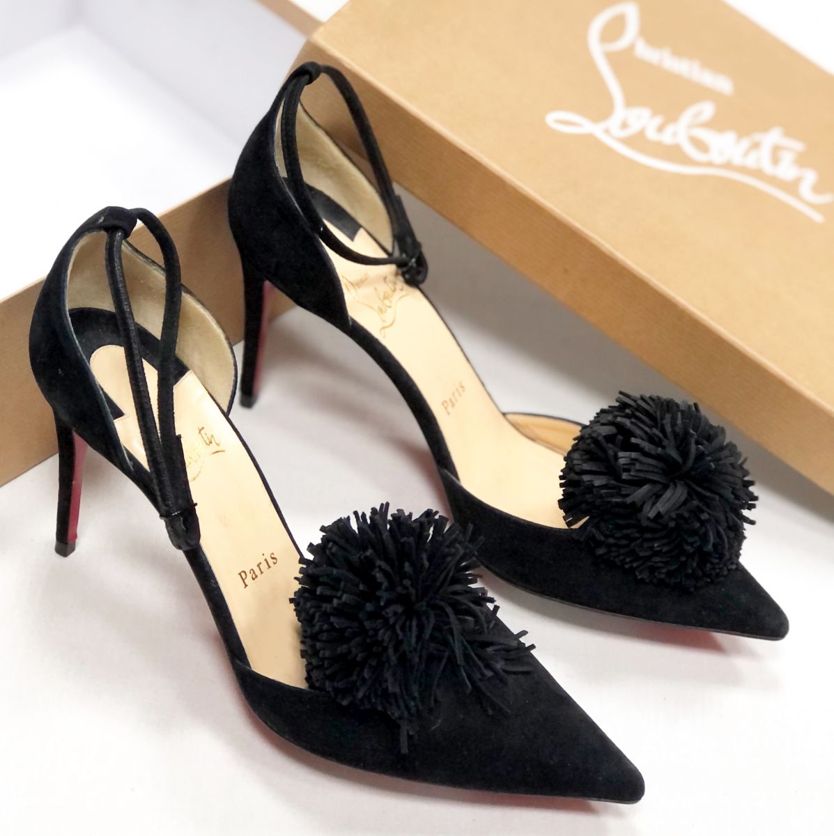 Туфли LOUBOUTIN размер 37.5 цена 15 655 руб

