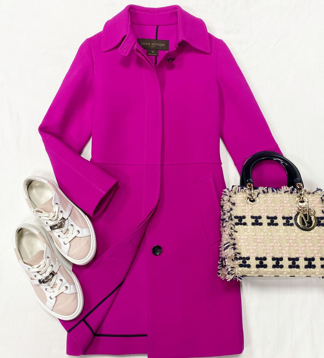 Пальто Louis Vuitton размер 34 цена 39 138 руб Кеды Hermès размер 39 цена 46 965 руб Сумка Christian Dior